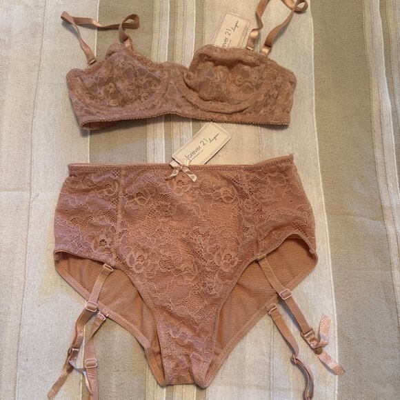 Forever 21 Vintage Style Lace Lingerie Set – Light Tan, NWT, 32B/S - Picture 1 of 10